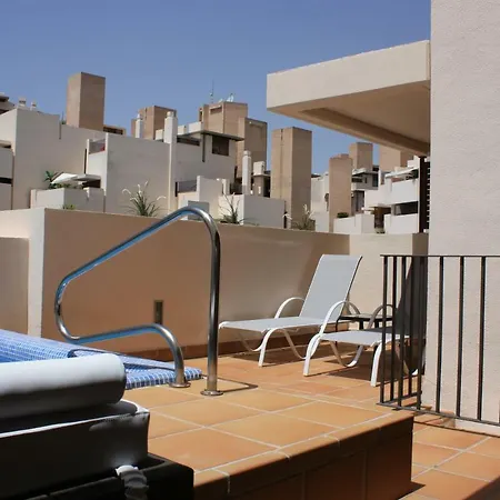 104 - With Private Swimming Pool Apartamento Estepona