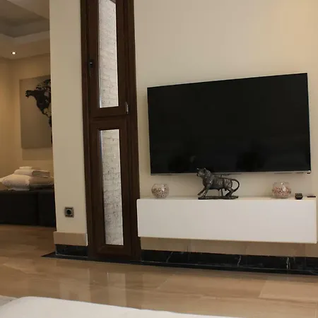 104 - With Private Swimming Pool Apartamento Estepona