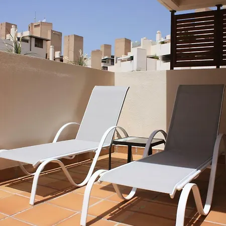 104 - With Private Swimming Pool Daire