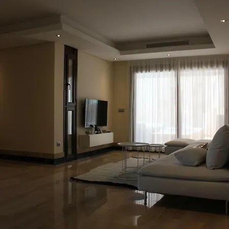 104 - With Private Swimming Pool Apartment *